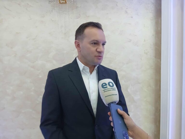 Zogaj: Qeveria aktuale po mohon autoritetin e institucioneve shtetërore