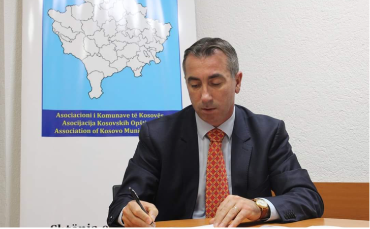 Kosova rrezikon krizë buxhetore nëse komunat nuk miratojnë projektet për vitin 2026