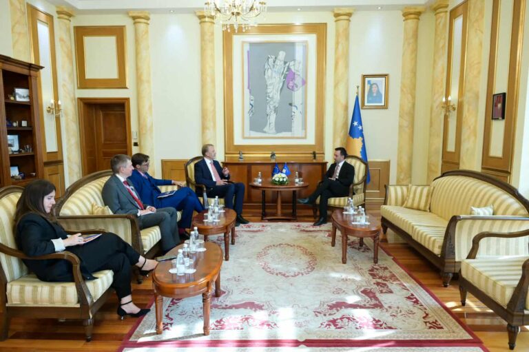 Basha, priti në takim Shefin e Zyrës së BE-së në Kosovë, Aivo Orav