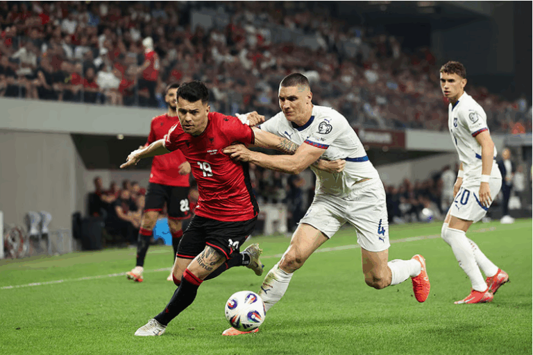 FIFA gjobit Shqipërinë me 200 mijë dollarë për ndeshjen ndaj Serbisë në Tiranë