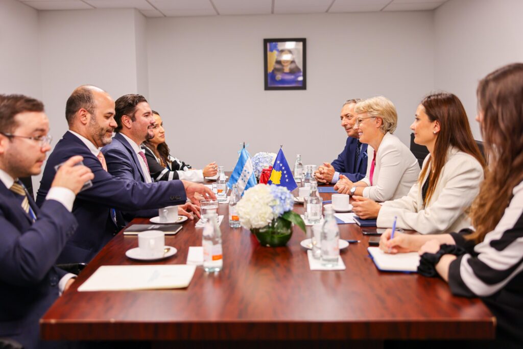 Gërvalla në takim me Ministrin e Jashtëm të Hondurasit: Kosova tashmë e ka hapur derën për qytetarët e Hondurasit