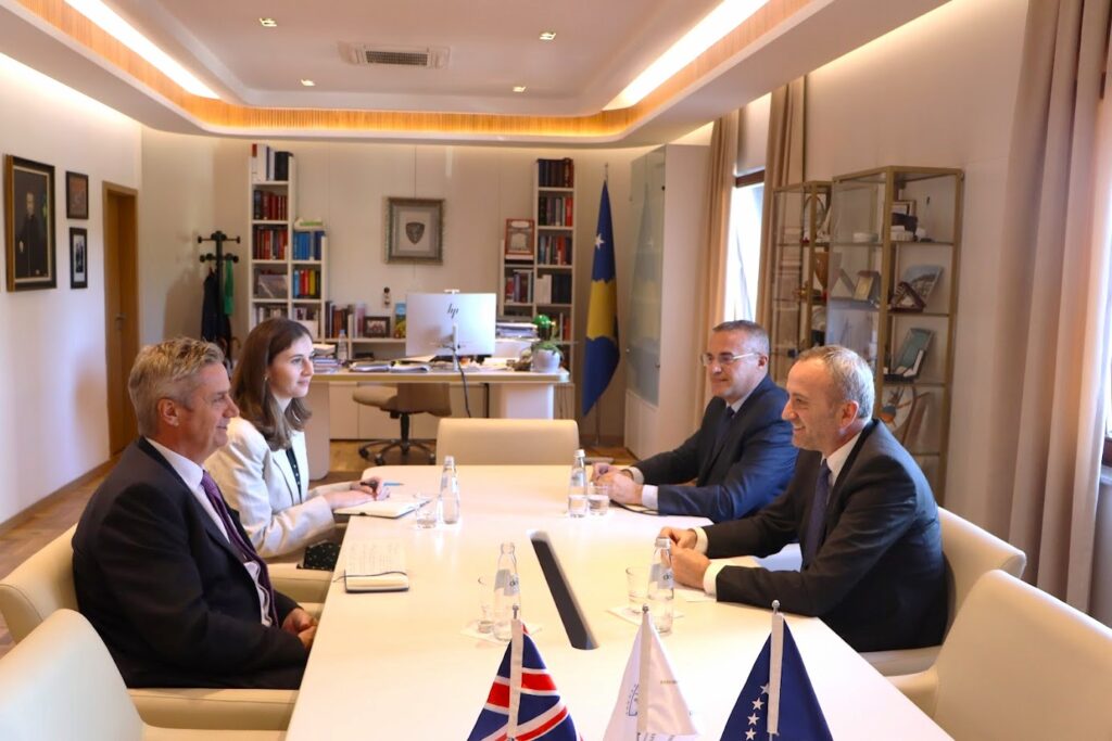 Kryetari Rexhepi priti në takim ambasadorin e Mbretërisë së Bashkuar në Kosovë