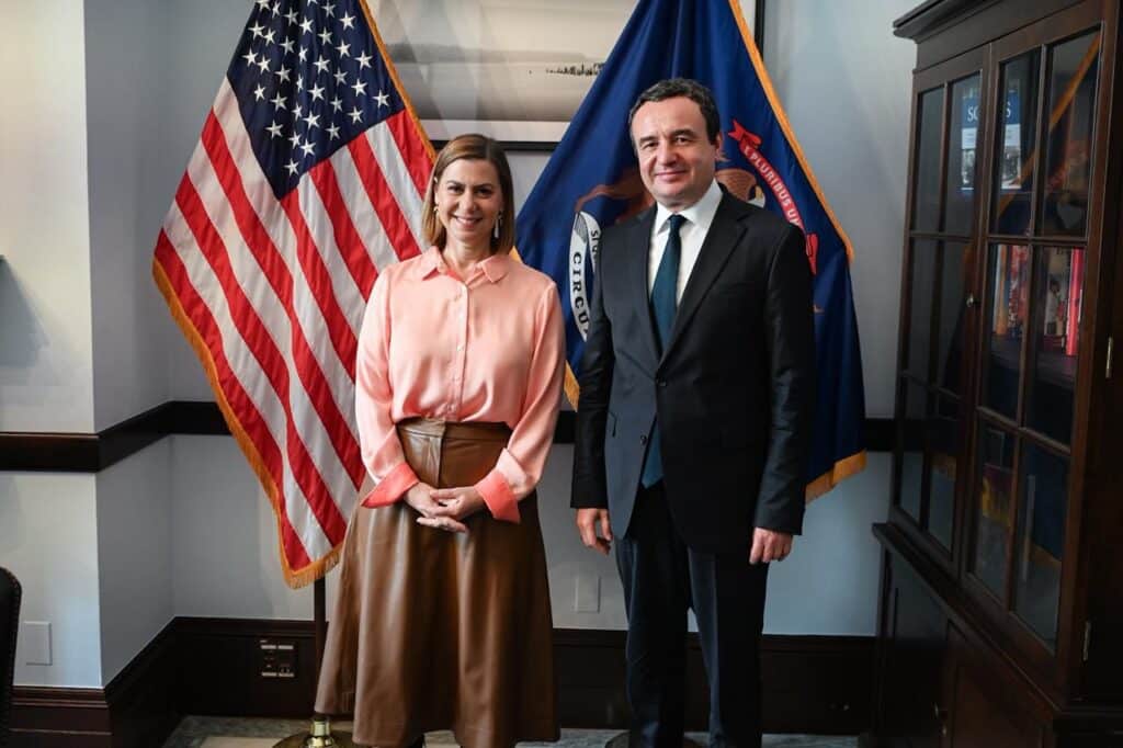 Kryeministri Kurti takoi senatoren amerikane Elissa Slotkin