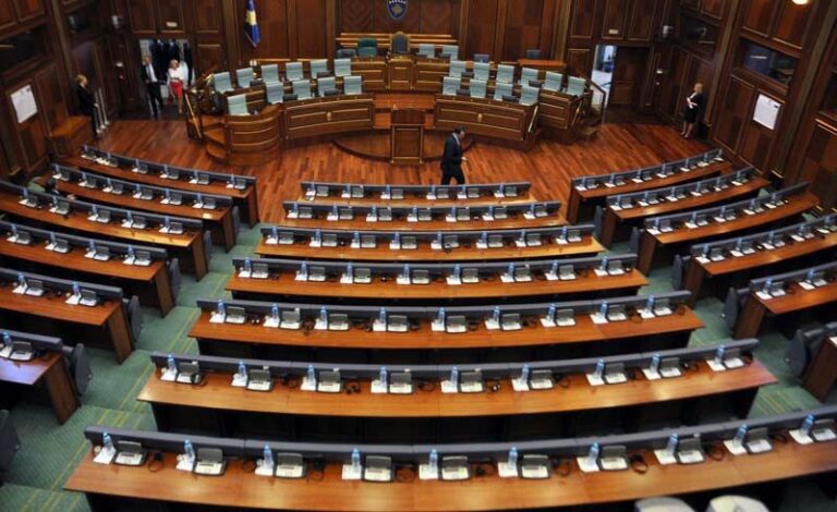 Deputetët sot i marrin pagat edhe pse këtë muaj nuk kanë punuar