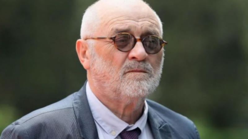 Maliqi ironizon me shkuarjen e Kurtit në ShBA