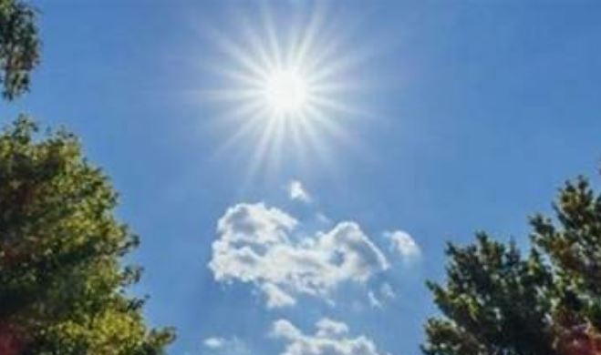 Moti me diell dhe vranesira të shpërndara