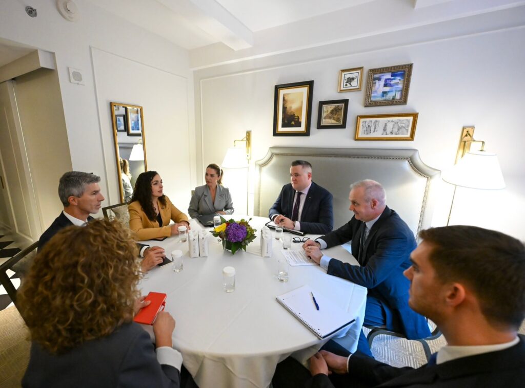 Presidentja Osmani takoi Ndihmës Sekretarin e Përgjithshëm të NATO-s, ambasadorin Boris Ruge