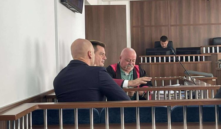 Sot nis seanca e parë ndaj Slavko Simiq