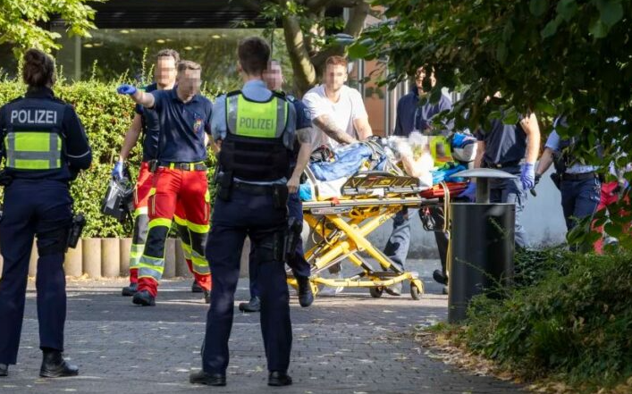 18 vjeçari kosovar sulmon mësuesen me armë të ftohtë në Gjermani