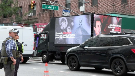 Billborda kundër Kosovës e Kurtit në New York nga diaspora serbe