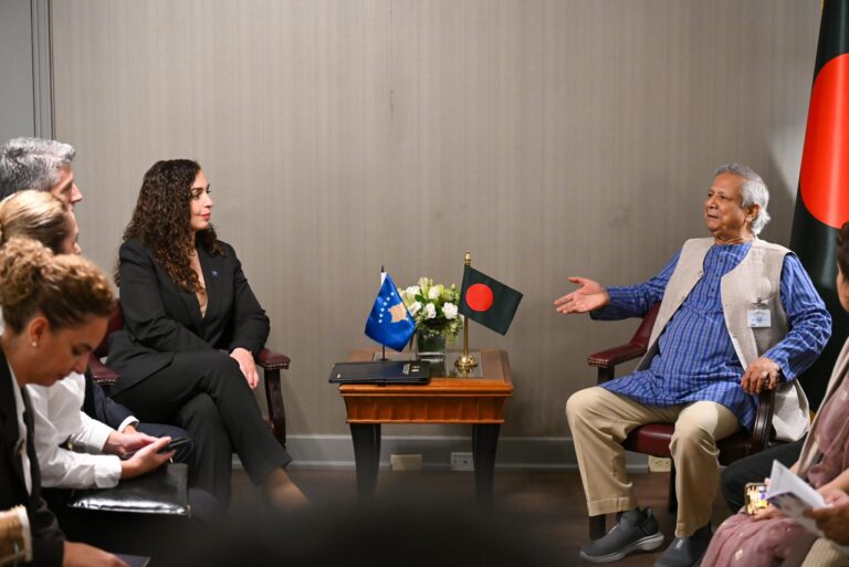 Osmani takohet me kryeministrin e Bangladeshit