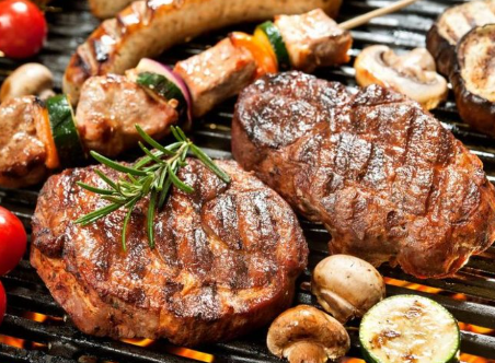 Çfarë i ndodh trupit kur konsumoni shumë mish