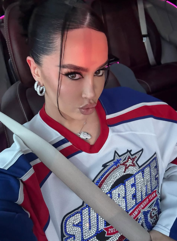 Dafina Zeqiri publikon portretin familjar