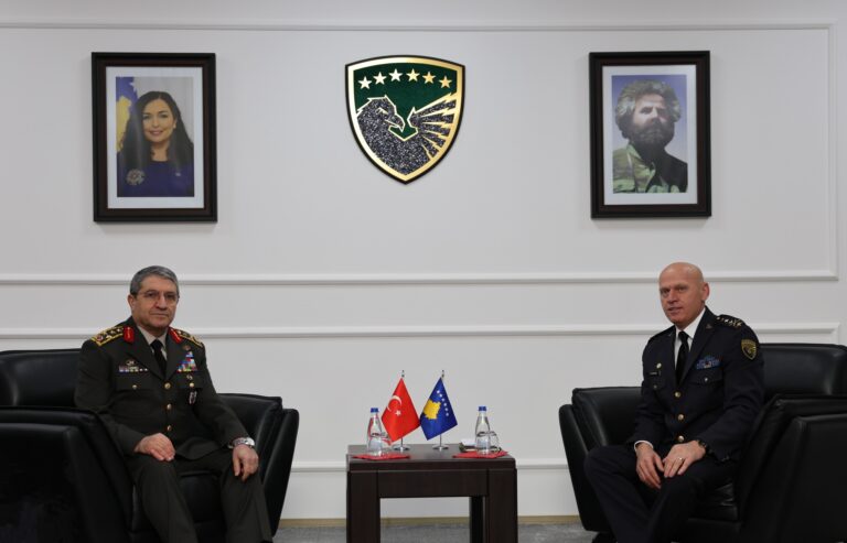 Komandanti i FSK-së priti në takim Shefin e Mbrojtjes së Turqisë