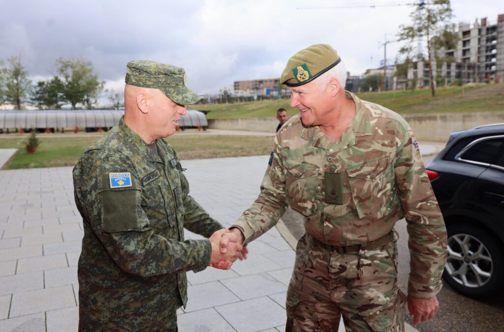 Komandanti i FSK-së, pret në takim Përfaqësuesin Ushtarak të Mbretërisë së Bashkuar në NATO