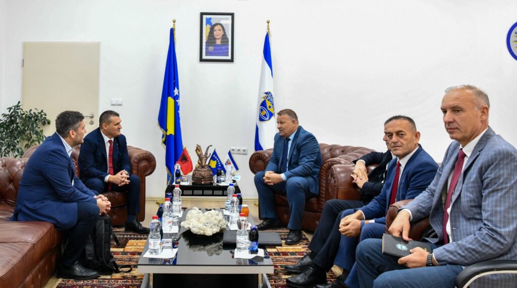 Takohen krerët e dy institucioneve nga Kosova dhe Shqipëria