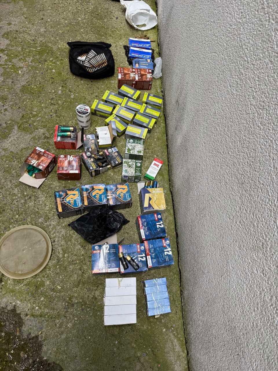 Dogana e Kosovës sekuestron municion të kontrabanduar në Prishtinë