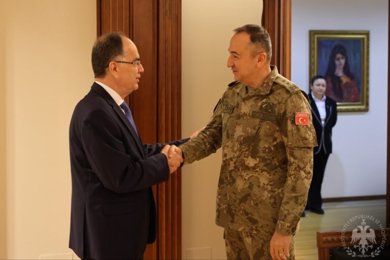 Begaj e pret Ulutashin, i riafirmon mbështetjen e Shqipërisë për KFOR-in