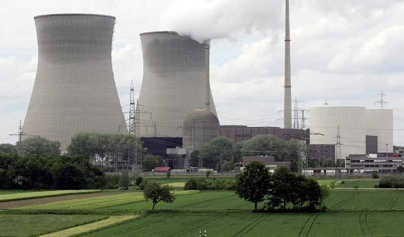 Gjermania shemb kullat ftohëse 160 metra të larta të centraleve bërthamore