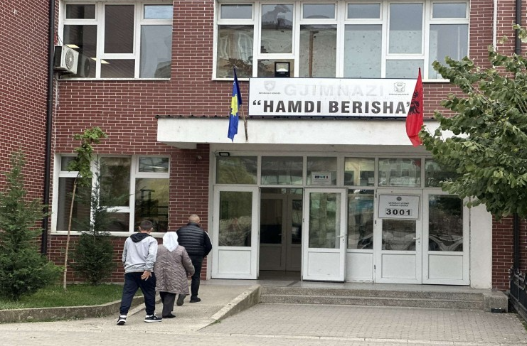 Votimi po ecën pa pengesa në Malishevë