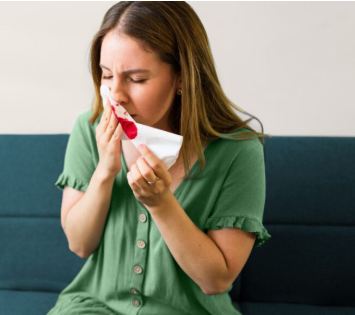 Çfarë e shkakton gjakderdhjen e hundëve gjatë dimrit?