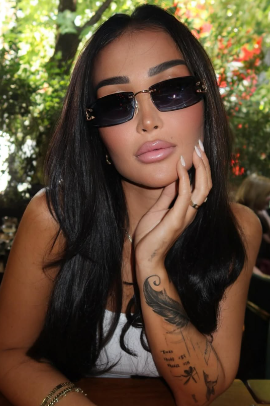 Për kë është e përlotur Xheneta?