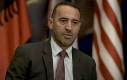 Daut Haradinaj për luftën: I kam 100 dëshmorë në oborr të shtëpisë