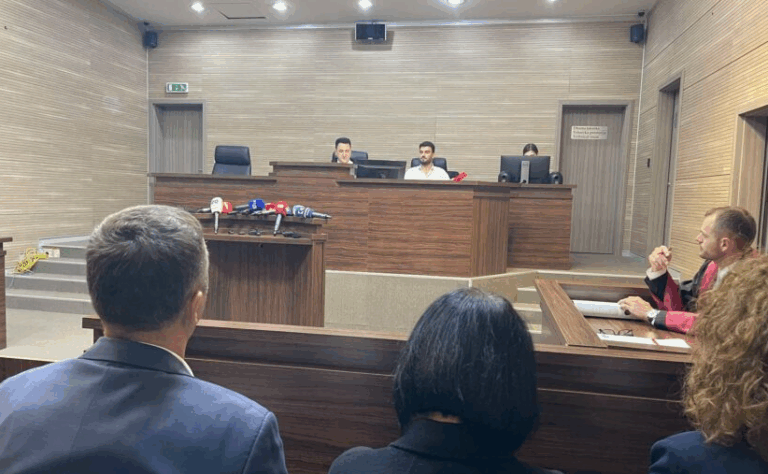 Shtyhet seanca gjyqësore pasi mungoi Sveçla