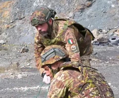 EOD kryen me sukses një operacion të ruajtjes së të dhënave dhe shkatërrimit të pajisjeve elektronike në guroren e Harilaqit