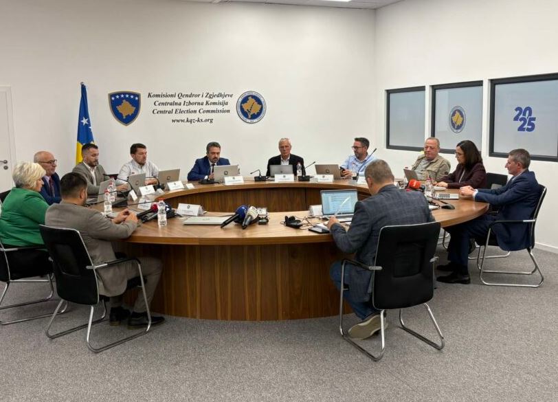 KQZ vendos për rinumërimin e 16 kutive të votimit, kërkohet hetim për rastet me asistencë