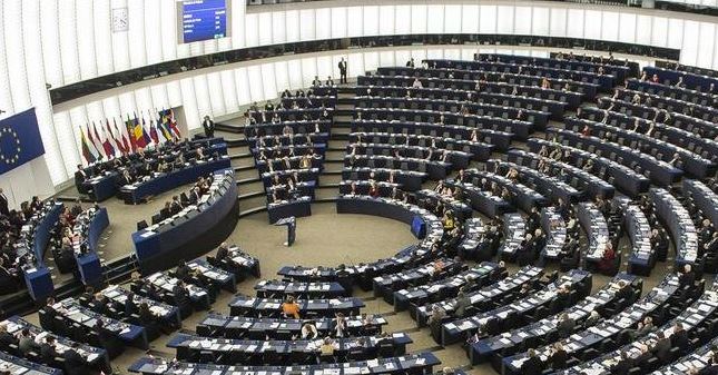 Parlamenti Evropian miratoi rezolutën më të ashpër ndonjëherë për pushtetin e Vuçiqit