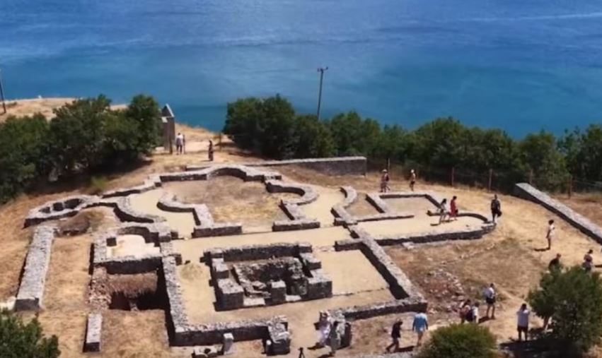 Fshati i Linit shpallet “Ansambël Arkitektonik Urban”