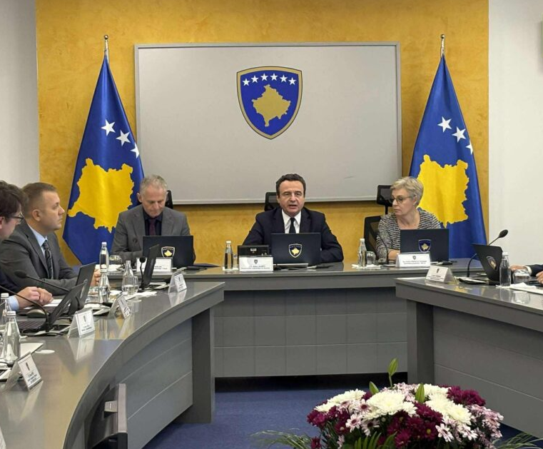 Qeveria ndan nga 100 euro për studentët dhe shtesa për ata që udhëtojnë