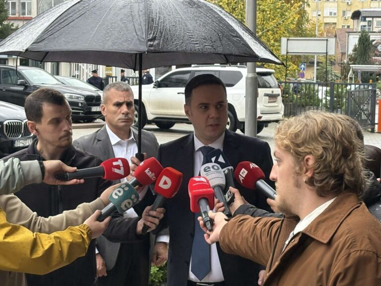 Abdixhiku: Folëm një herë brenda, ra perdja