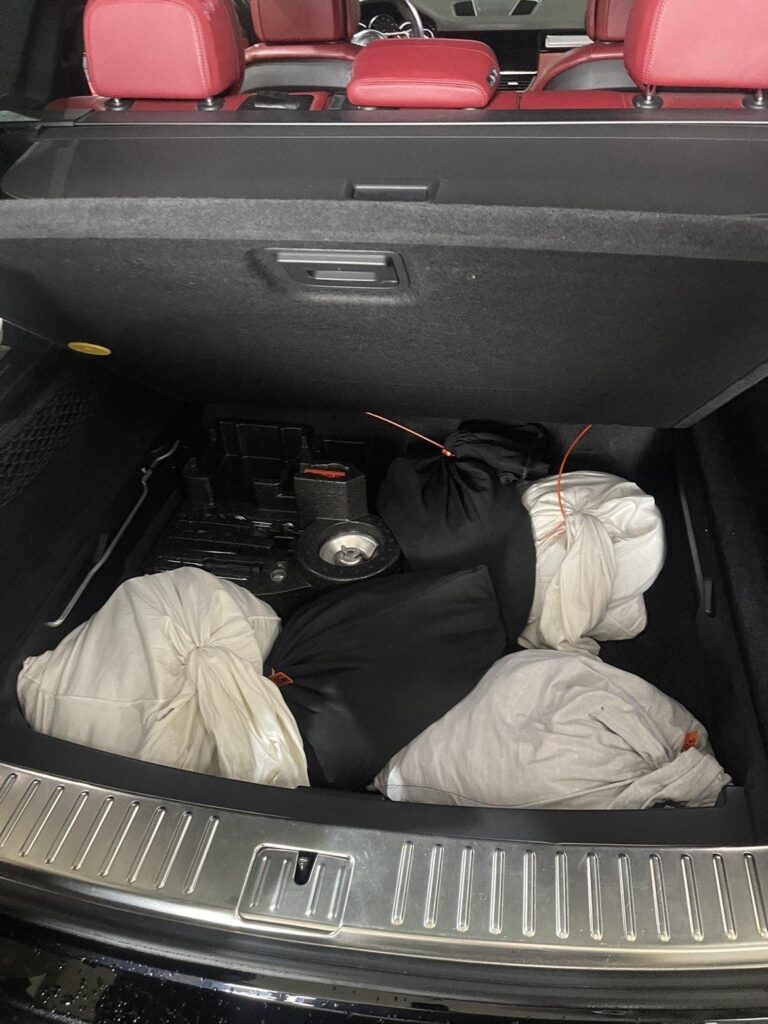 Zbulohen 50 mijë euro të padeklaruara në Vërmicë