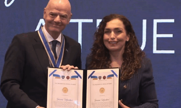 Presidentja Osmani dekoron presidentin e FIFA-s