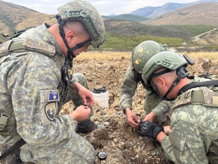 FSK përgatit ushtarët për mbijetesë