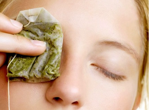 Bustinat e çajit bëjnë mrekulli për sytë