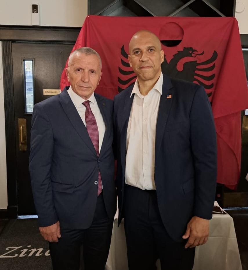 Kamberi takohet me senatorin Booker, kërkon vëmendje ndërkombëtare për shqiptarët e Preshevës