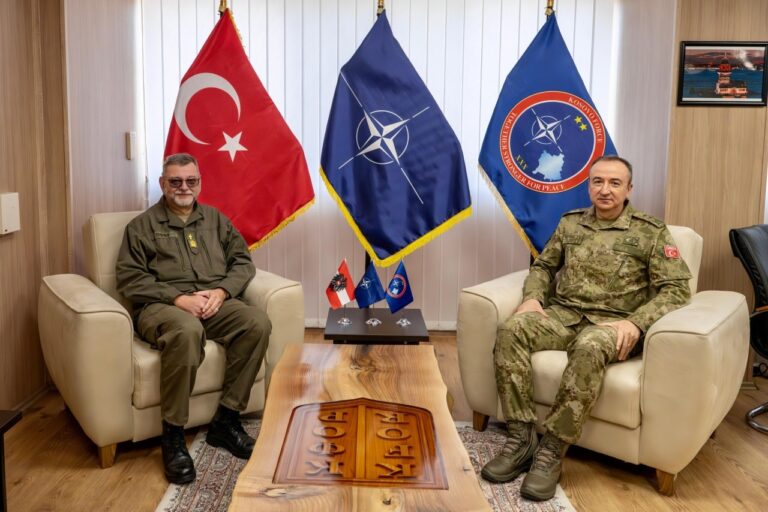 Gjeneralmajor Özkan Ulutaş takon gjeneral kapelanin e Forcave të Armatosura Austriake