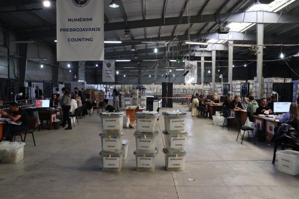 Në QNR përfundon rinumërimi i 16 kutitve të votimit nga 12 vendvotime