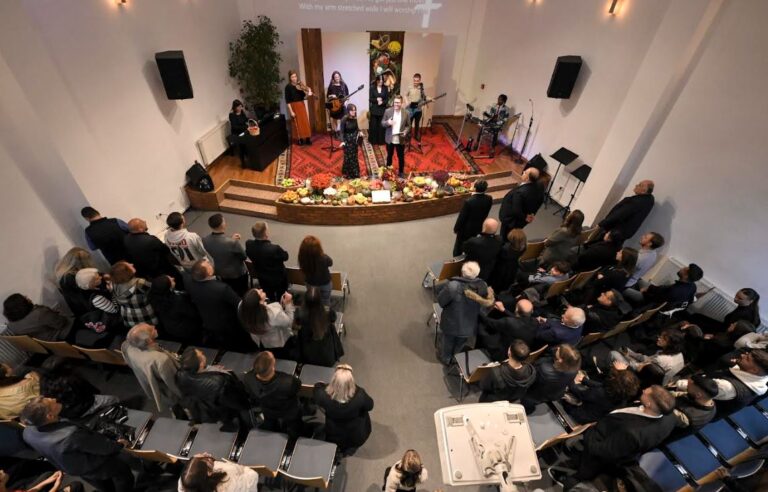 Kurti në festën e Falënderimeve: Në Kosovë pluralizmi fetar është pasuri