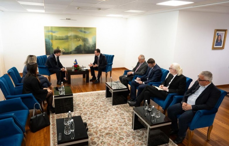 Kurti takon përfaqësuesit e kompanisë Ericsson.