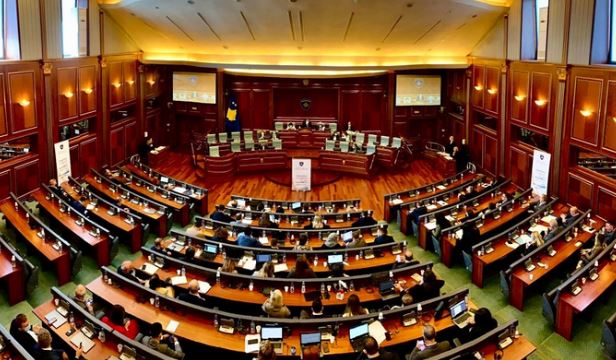 Nesër mblidhen deputetët për të votuar qeverinë e re