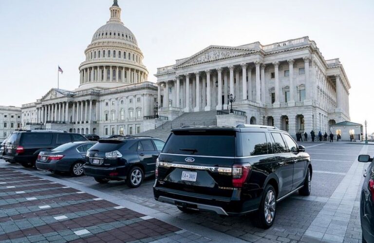 Mbyllet Qeveria amerikane