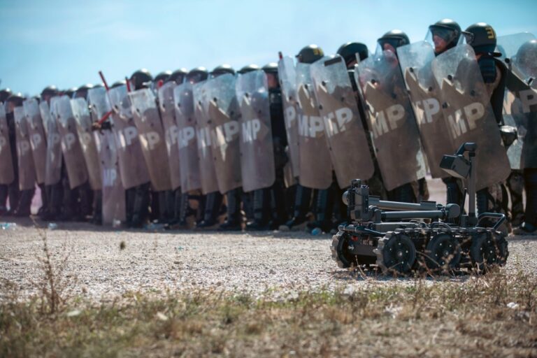 KFOR zhvilloi një stërvitje shumëkombëshe të Kontrollit të Turmave dhe Trazirave