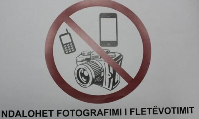 Tre persona të arrestuar në Drenas për fotografim të votes