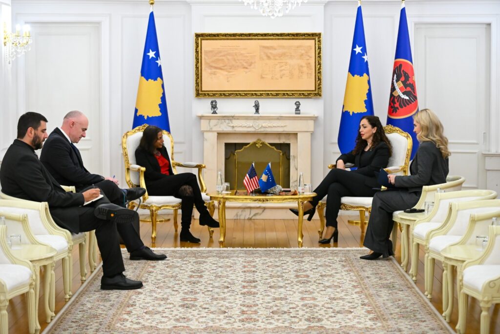 Osmani priti në takim Prattipatin