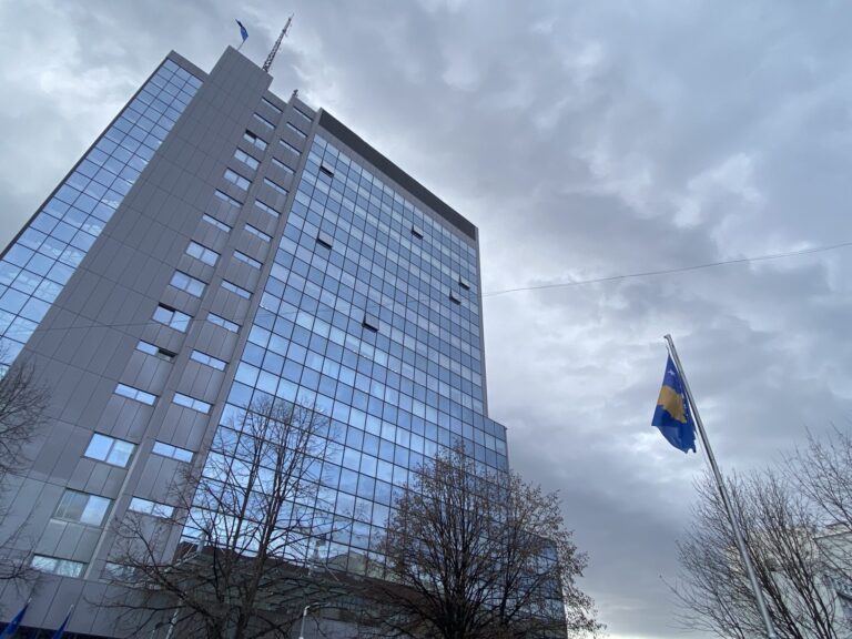 Kosova rrezikon të mbetet pa fonde nga Plani i Rritjes së BE-së, 61 milionë euro tashmë të humbura