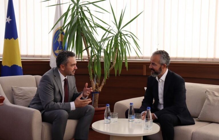 Celibashi e uron Radoniqin për zgjedhjet e suksesshme në Kosovë